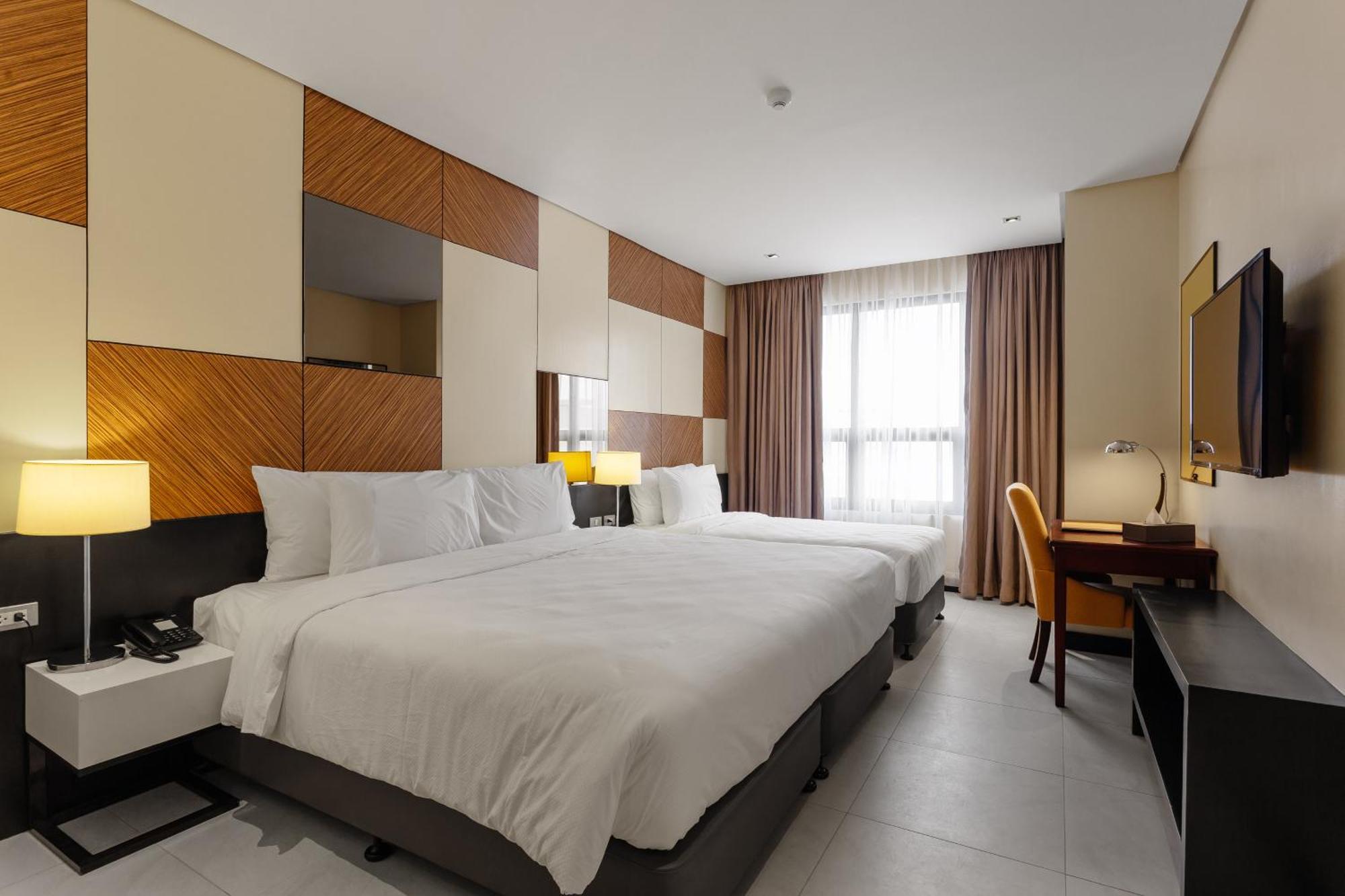 Summit Hotel Tacloban Exterior photo