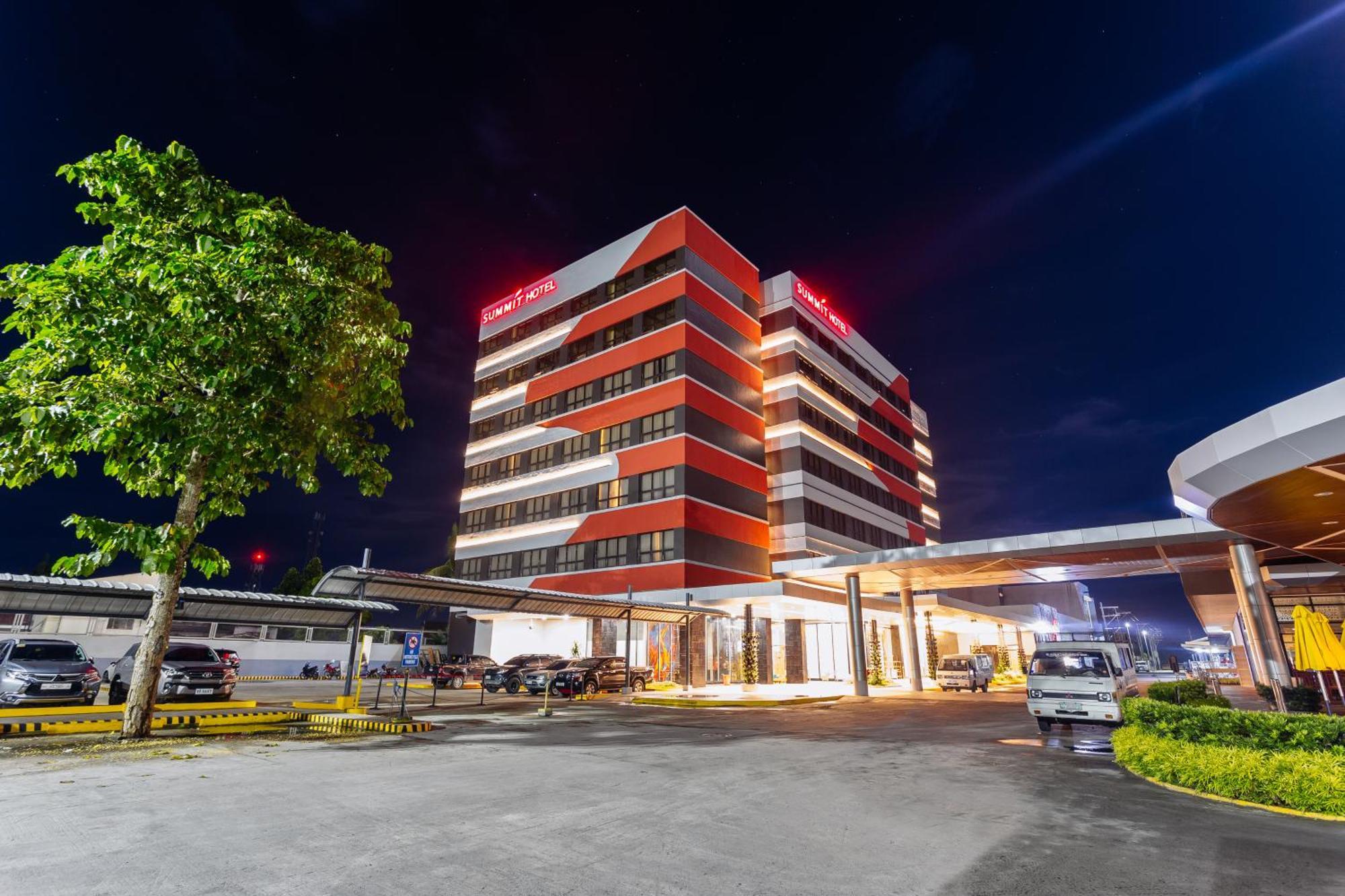 Summit Hotel Tacloban Exterior photo