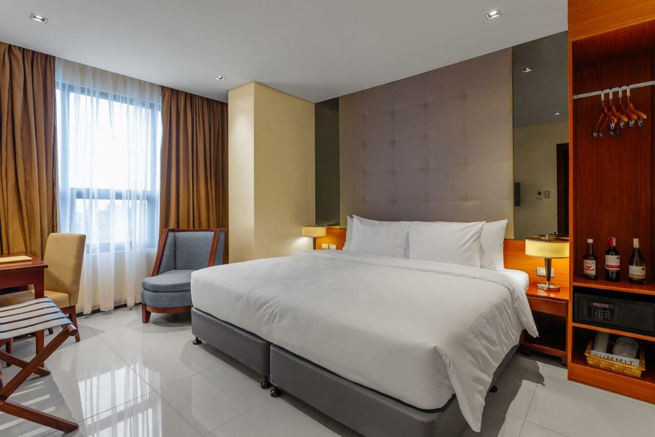 Summit Hotel Tacloban Exterior photo