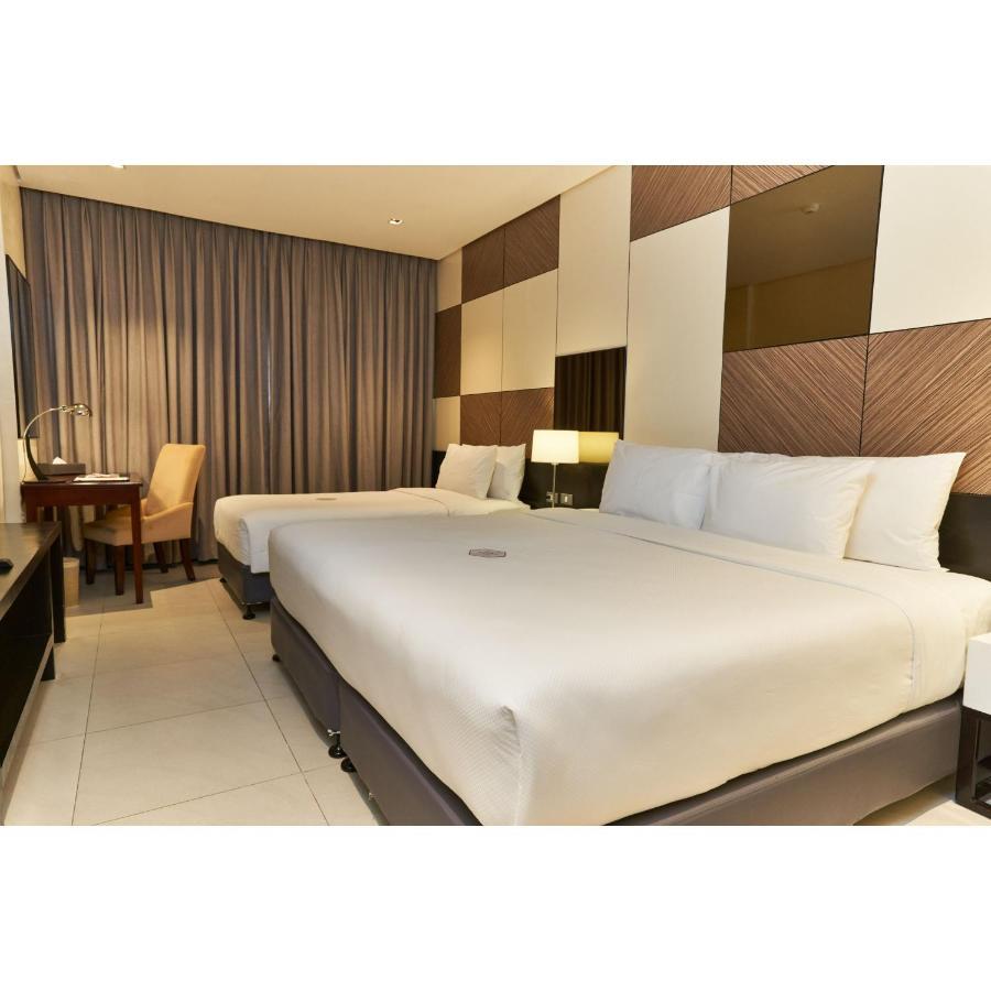 Summit Hotel Tacloban Exterior photo