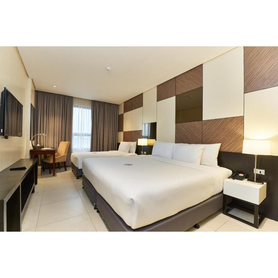 Summit Hotel Tacloban Exterior photo