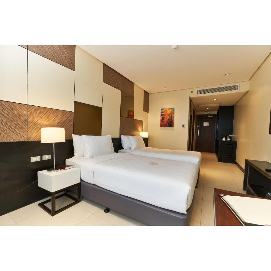 Summit Hotel Tacloban Exterior photo
